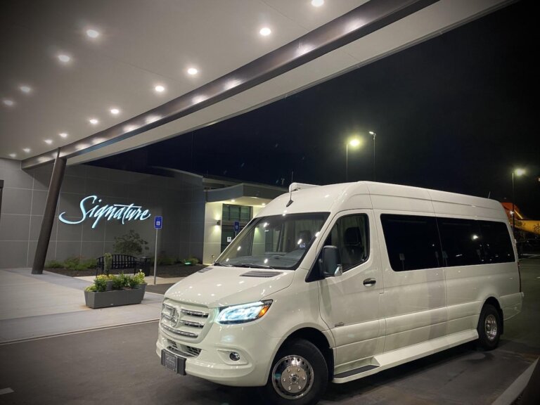 Newnan, GA Airport Limo Service Luxury Airport Transportation